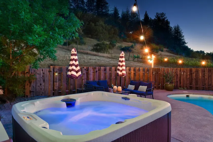 Calistoga Vineyard Getaway - Hot Tub and Tastings Included - Image 1