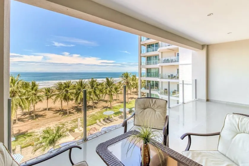 Oceanfront Luxury Dual Master Stes min walk 2 town - Image 1