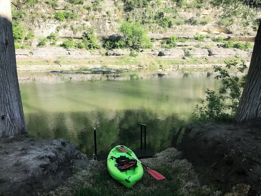 Moderna cabina fluviale 3/2 con il fiume Guadalupe proprio nel tuo cortile !! - Image 1