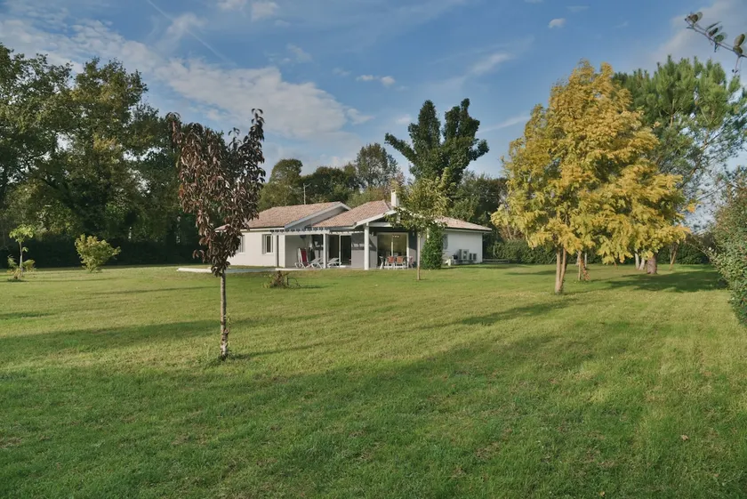 House for 6 swimming pool and garden - Image 1