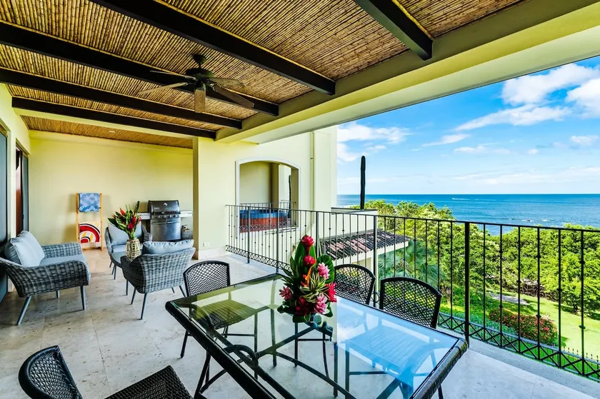 Gran lujo frente al mar 3BR / 3BA directamente en Playa Langosta - Crystal Sands 304 - Image 1