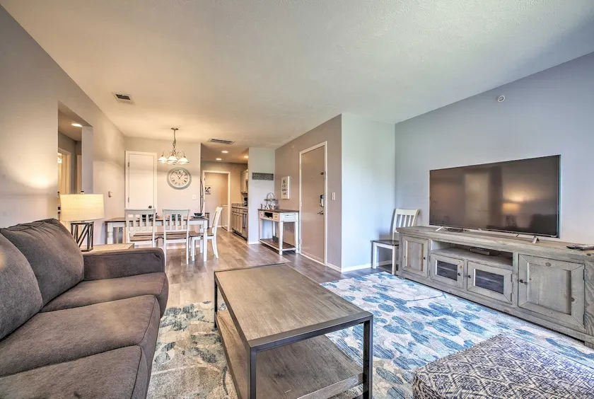 Cozy Condo w/ Pool Access in the Heart of Branson! - Image 1