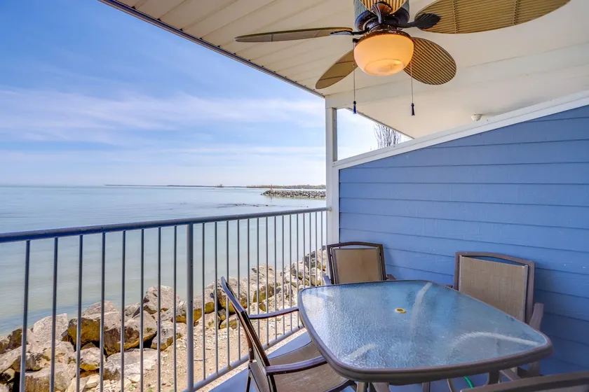 NOUVEAU! Waterfront Middle Bass Condo w / accès à la piscine! - Image 1