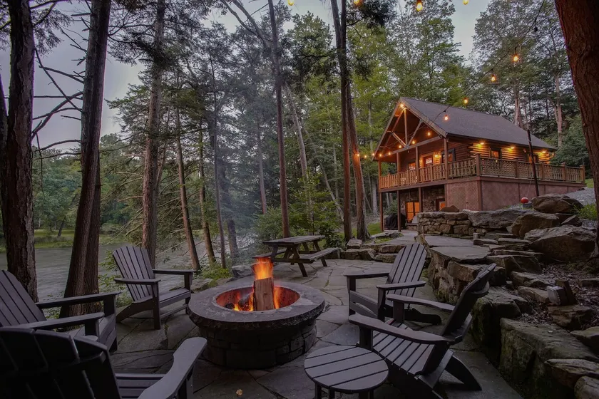 Cabin On The River | Dream Fire Pit, Bikes + Kayaks! - Image 1