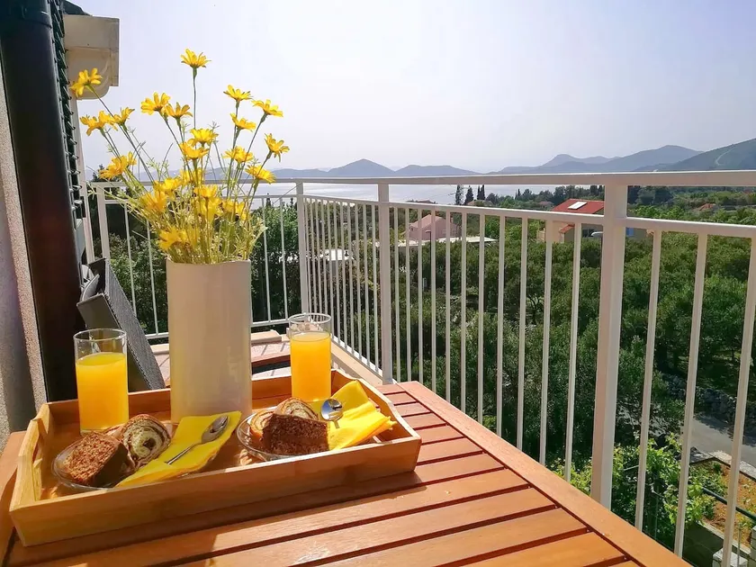 Apartment Kola - Image 1