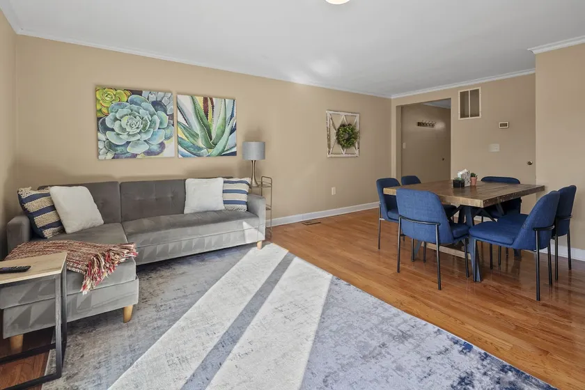 MosbeyDistrict: Cozy Townhome Near DC - Image 1