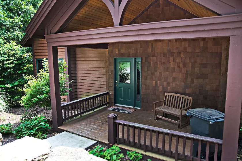 Redtail Retreat, Galena Territory - Image 1