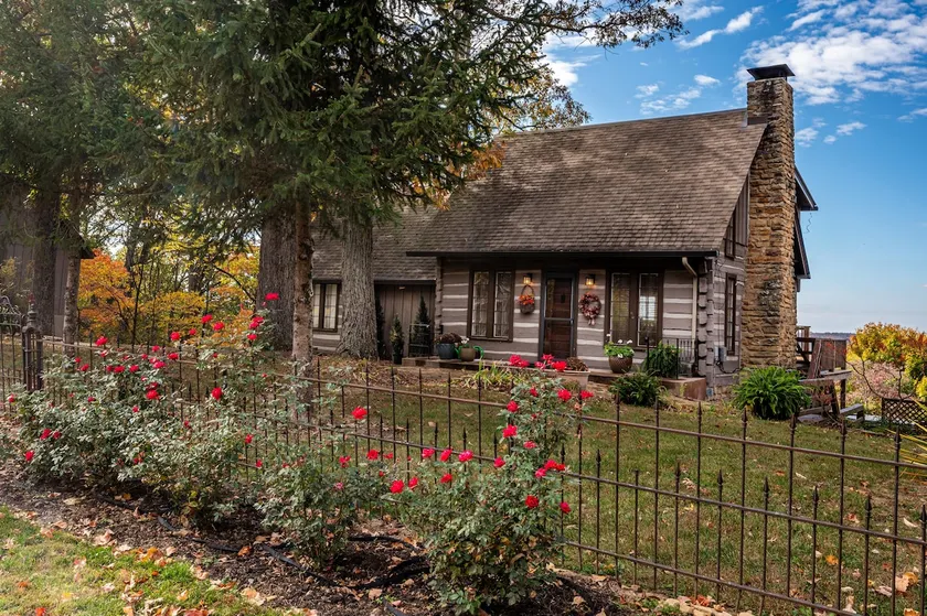 Overlook Log Cabin | Panoramic Views • Hot Tub - Image 1