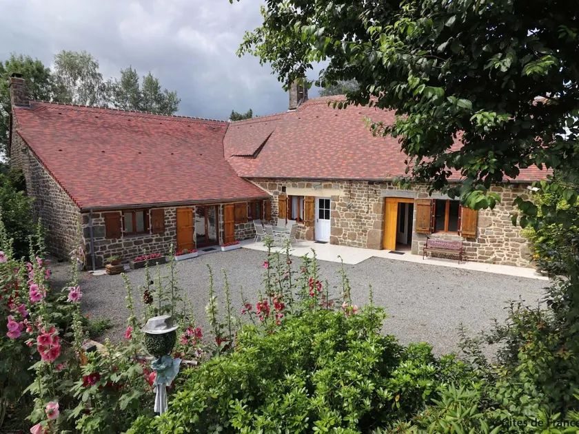Gasthaus Saint-Bômer-les-Forges, 3 rooms, 6 people. - Image 1