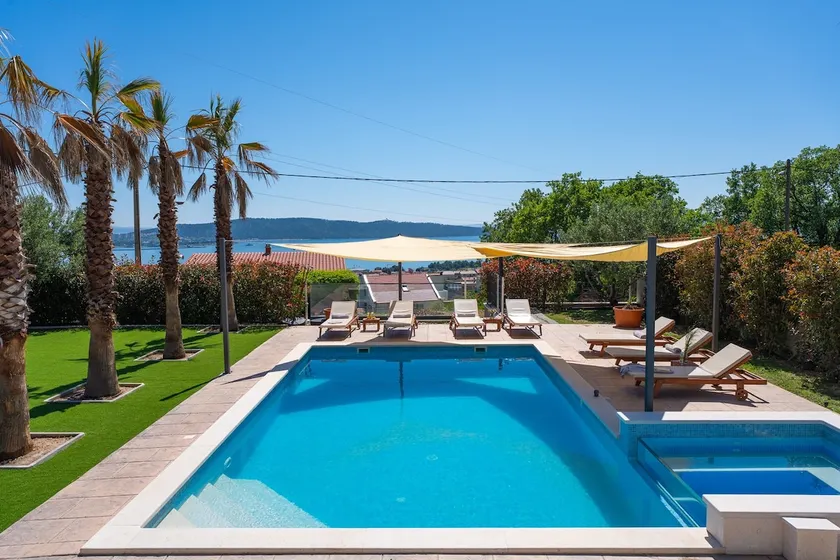 Seaview Villa Stanka with Pool and attached Jacuzzi - Image 1