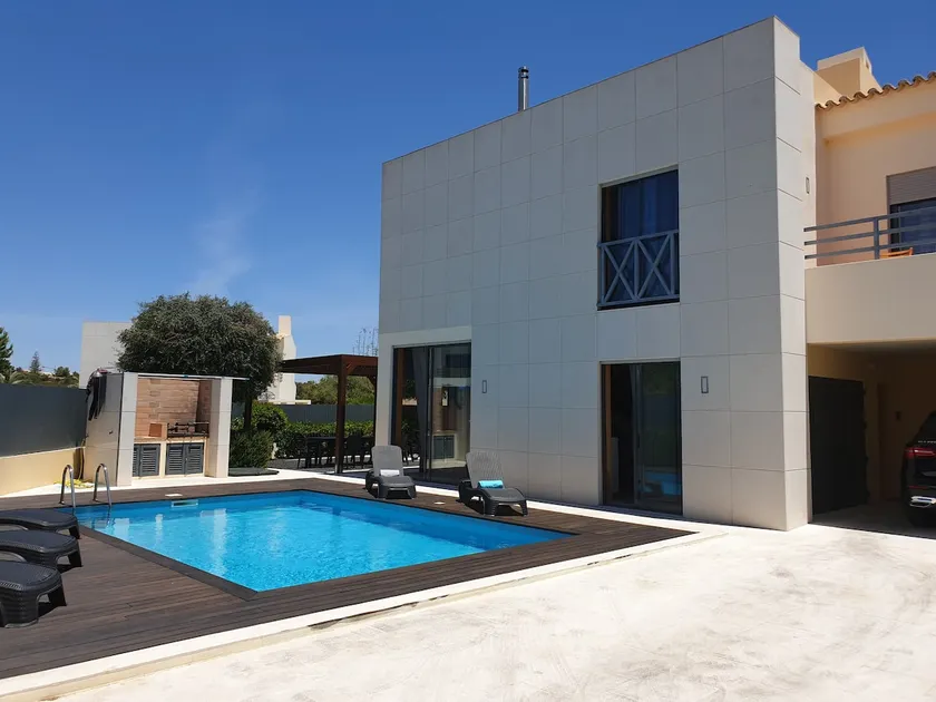 Albufeira Oura Beach V4 Villa Marisa with private Pool - Image 1