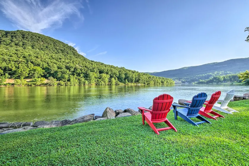 Cozy Cabin on Tenn River - 10 Mi to Chattanooga! - Image 1