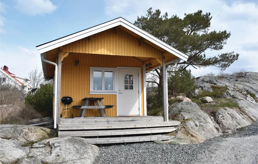 1 Bedroom Stunning Home In Vrångö - Image 1