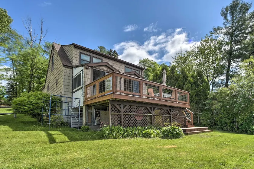 Picturesque Cottage with Sunroom on Ashmere Lake! - Image 1