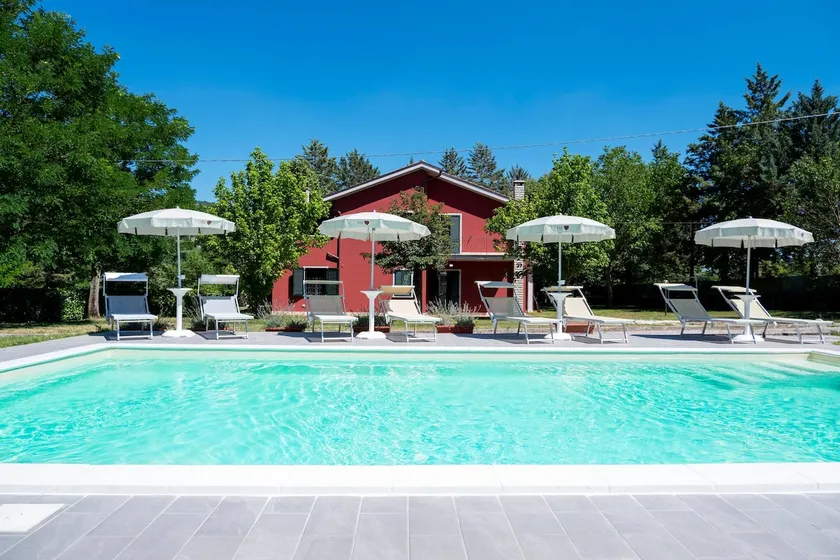 Original farmhouse, pool in the Marche countryside - Image 1