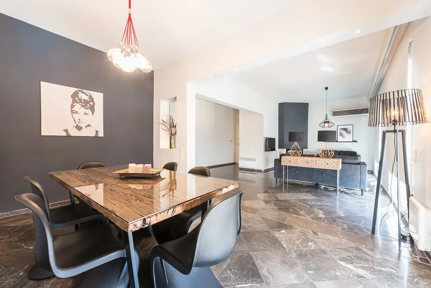 Traveler's Dream 4 brdm Renovated Penthouse - Image 1