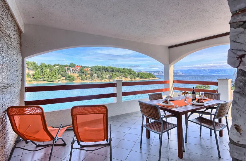 A-5699-d Two-room apartment on the beach - Image 1