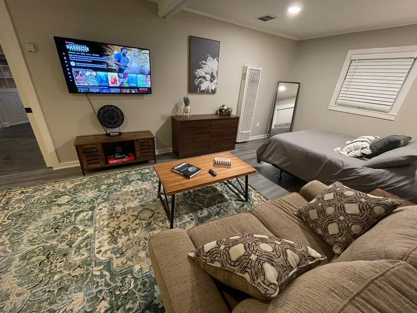 Private Guest House - 5 min to Arrowhead / FIFA - Image 1