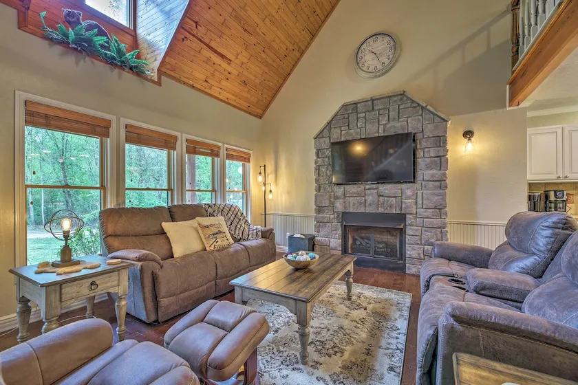Updated Cabin on White River by Boat Landing! - Image 1