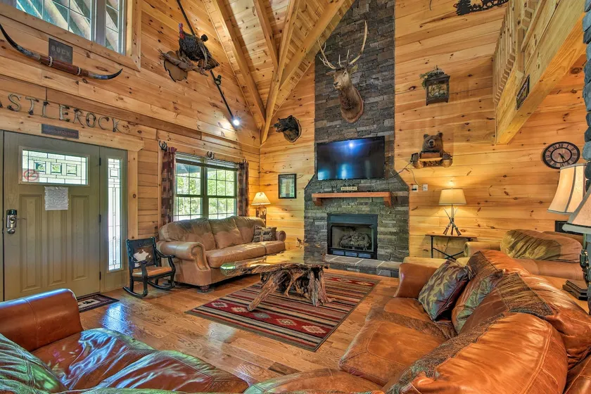 Trenton Cabin w/ Hot Tub - 14 Mi to Lookout Mtn! - Image 1