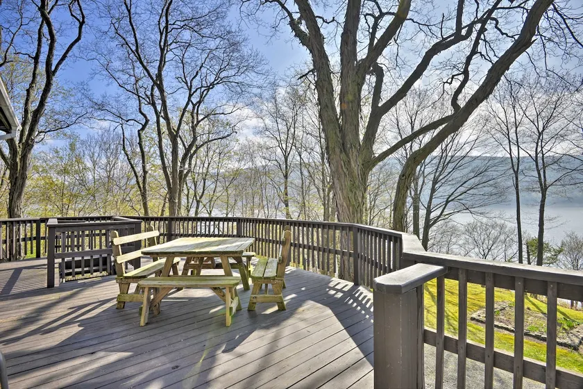 NY! Waterfront Skaneateles Lake Home w / Beach! - Image 1