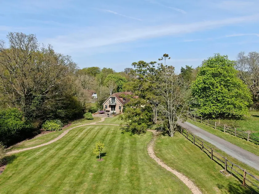 Twisly North Lodge - Image 1