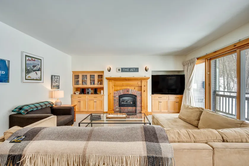 Ski-In Resort Family Condo w/ Deck at Jay Peak! - Image 1