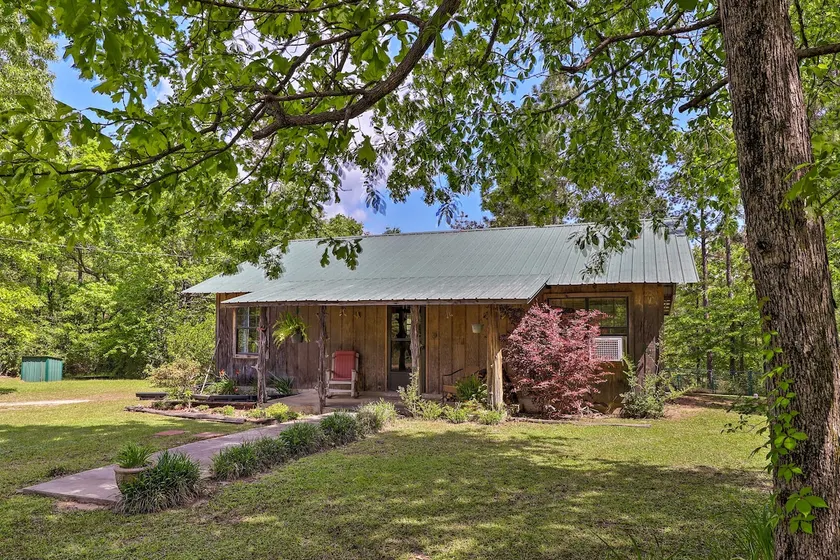 Secluded Cabin w/ Pond ~ 37 Mi to Gulf Coast! - Image 1