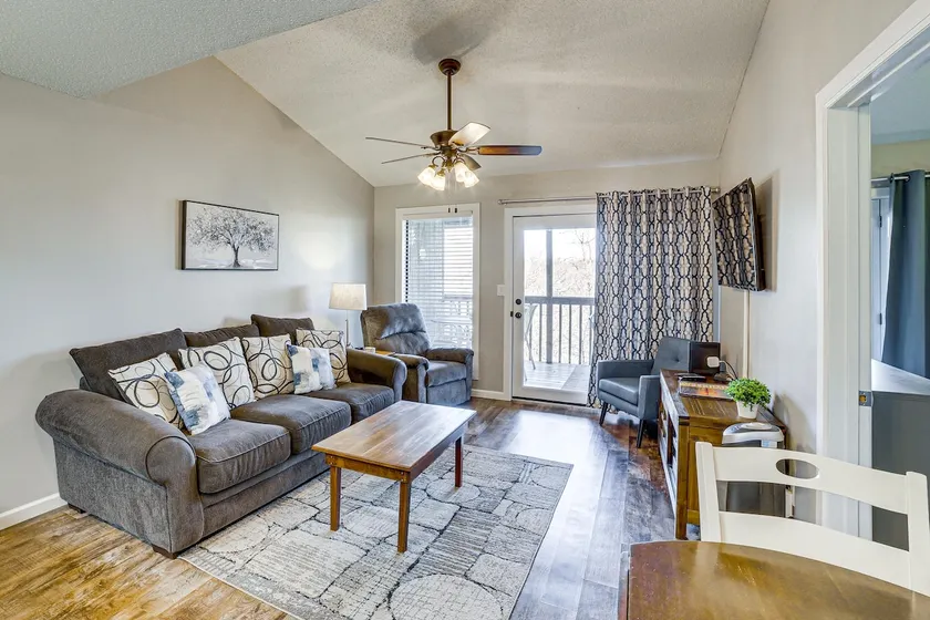 Family-Friendly Condo: 1 Mi to Silver Dollar City! - Image 1