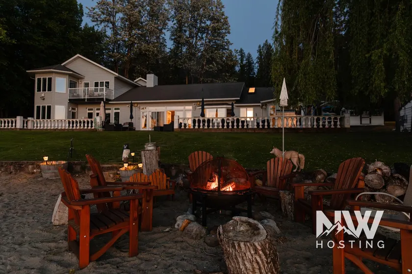 Luxury Waterfront—Beach, Fire Pit, Dock - Image 1