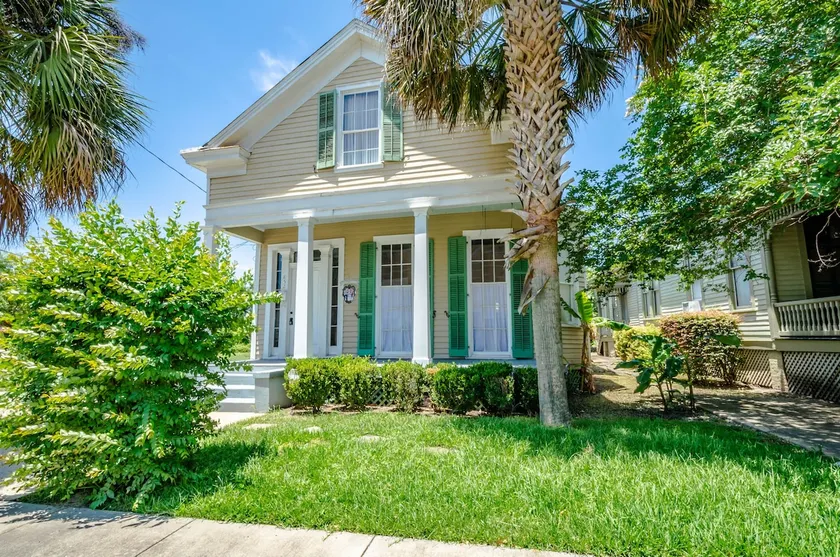 The Austin House Downtown - Image 1