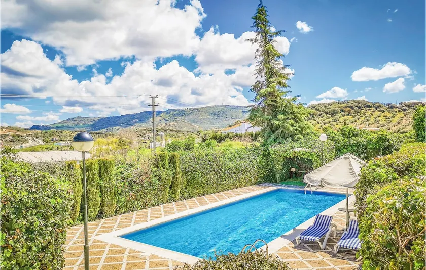 Gorgeous home in Olvera - Image 1