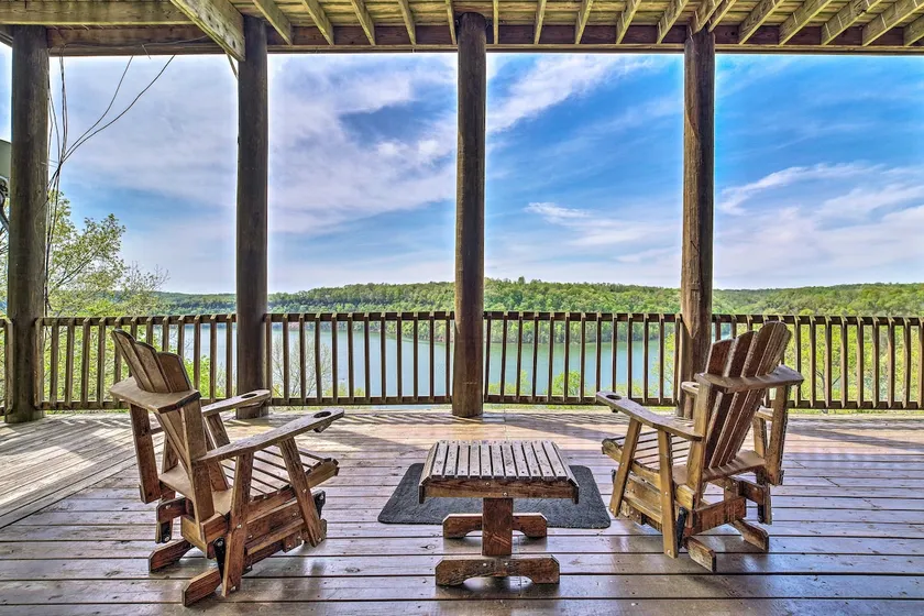 Spacious Cabin on Dale Hollow Lake w/ Hot Tub! - Image 1
