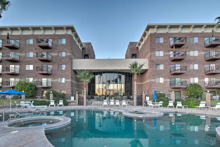 Walk to Golf & Beach: Queens Bay Resort Condo - Image 1