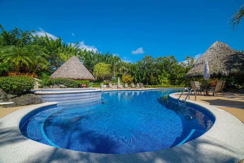 Veranda 5F 2 bdr Garden View in Los Suenos - Image 1