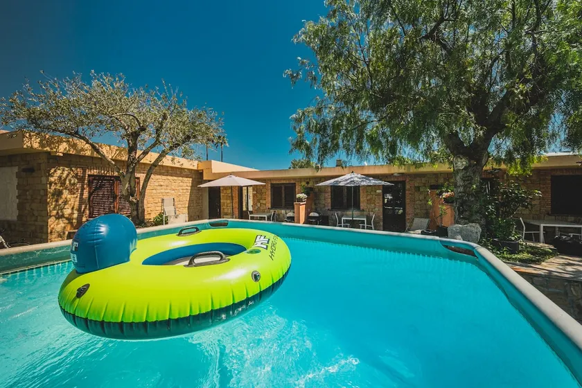 Studio apartment with pool, 5-minute walk from the sea - Image 1