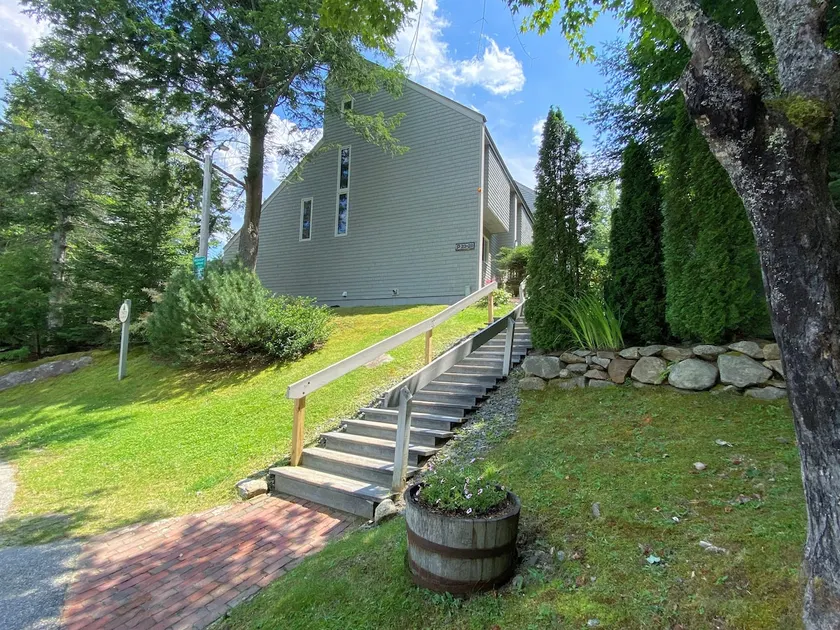 RB24 Newly Renovated! Ski-in/out Townhome w/ AC! - Image 1
