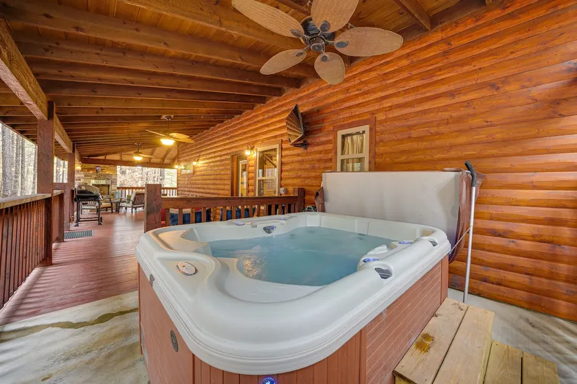 Broken Bow Cabin on 1 Acre w/ Hot Tub & Fire Pit! - Image 1