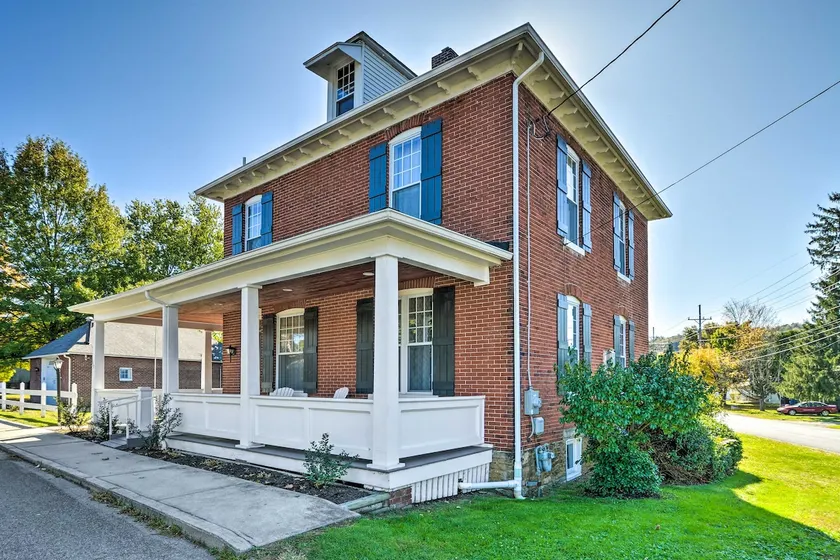 Walk to Parks & Dining: Spacious Ligonier Home! - Image 1