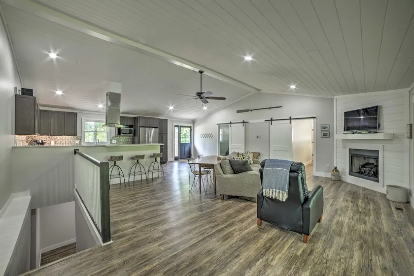 Lake Barkley Waterfront Home w/ Deck & Boat Dock! - Image 1