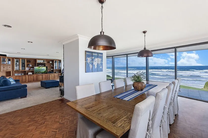 Iluka, magnificent East Beach views - Image 1