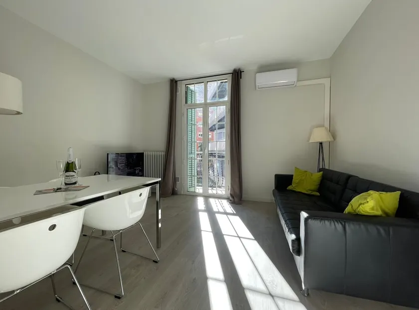 BarcelonaForRent Urban Town Suites - Image 1