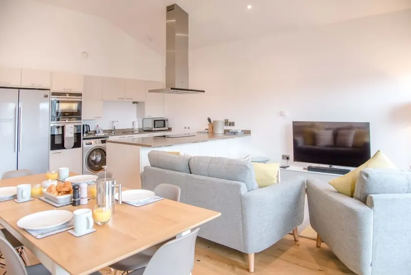 8 Deben Wharf, Woodbridge - Image 1