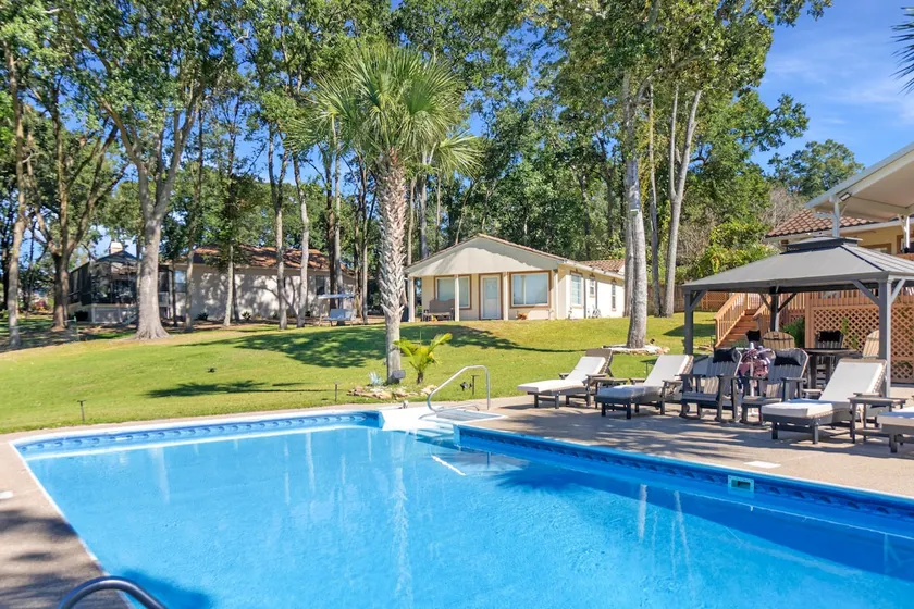 The Lake House, Pool, Dock and Lake Access, Pensacola - Image 1