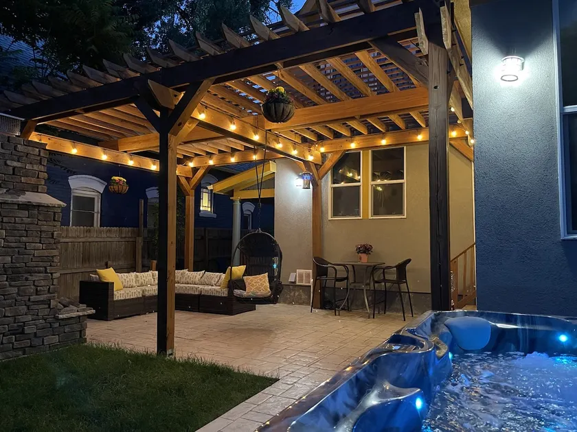 Sunnyside Up - Hottub! - Great Location! - Low Cleaning Fees! - Image 1