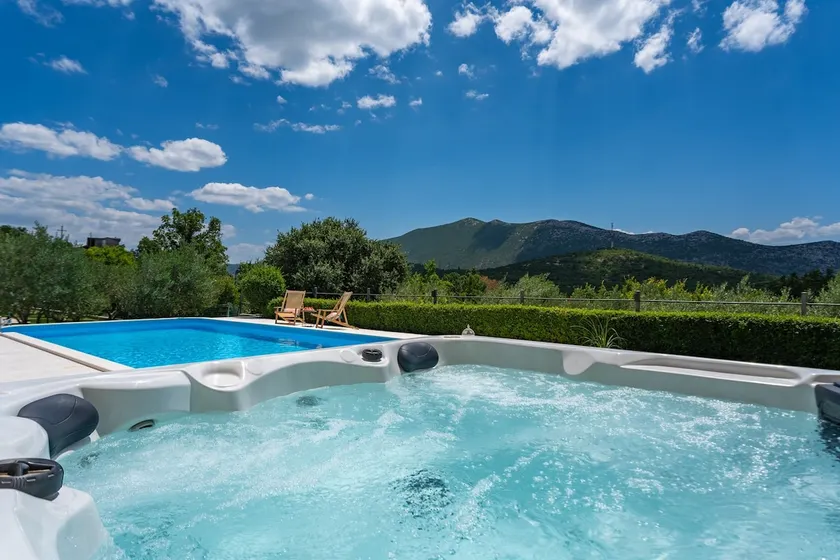 VILLA BEYBE with Jacuzzi, large private pool 50m2, BBQ,free WIFI, 3 bedrooms - Image 1