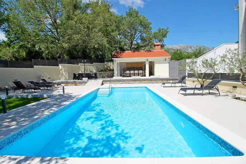 VILLA SKURA private heated pool 32m2, summer kitchen, 4 bedrooms, garden - Image 1