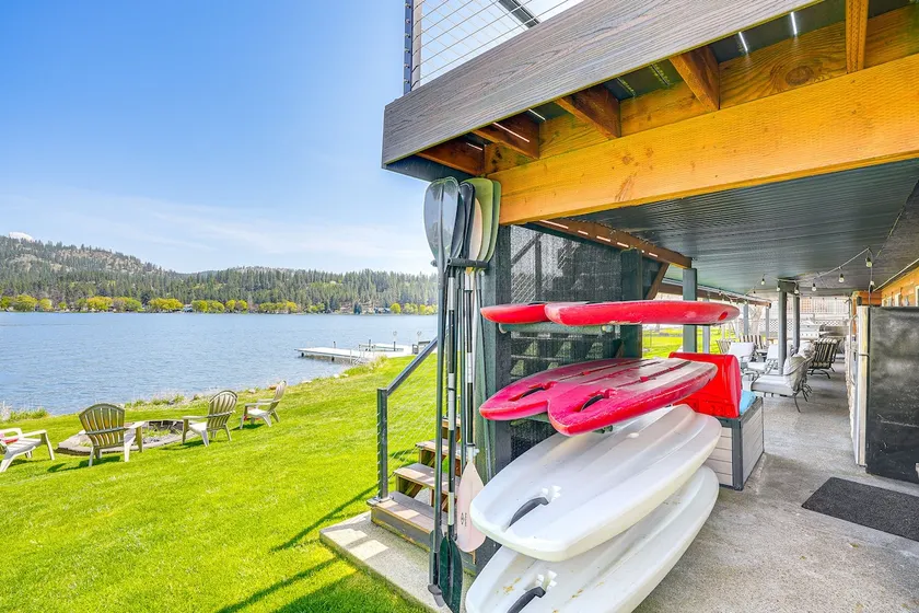 NEU! Aktualisiertes Lakefront Home mit Deck auf Long Lake! - Image 1