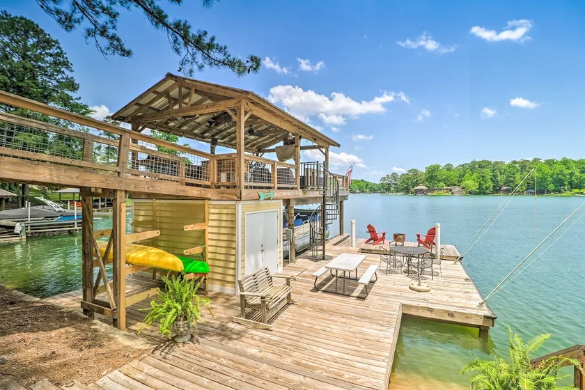 Lake Martin Cabin w/ Luxury Dock & Kayaks! - Image 1