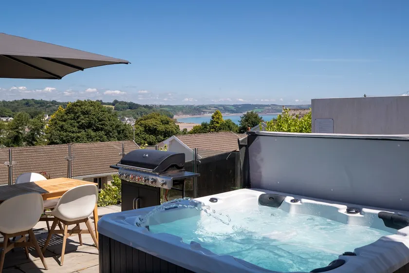 Am Byth - Spectacular Sea Views and Hot Tub - Image 1